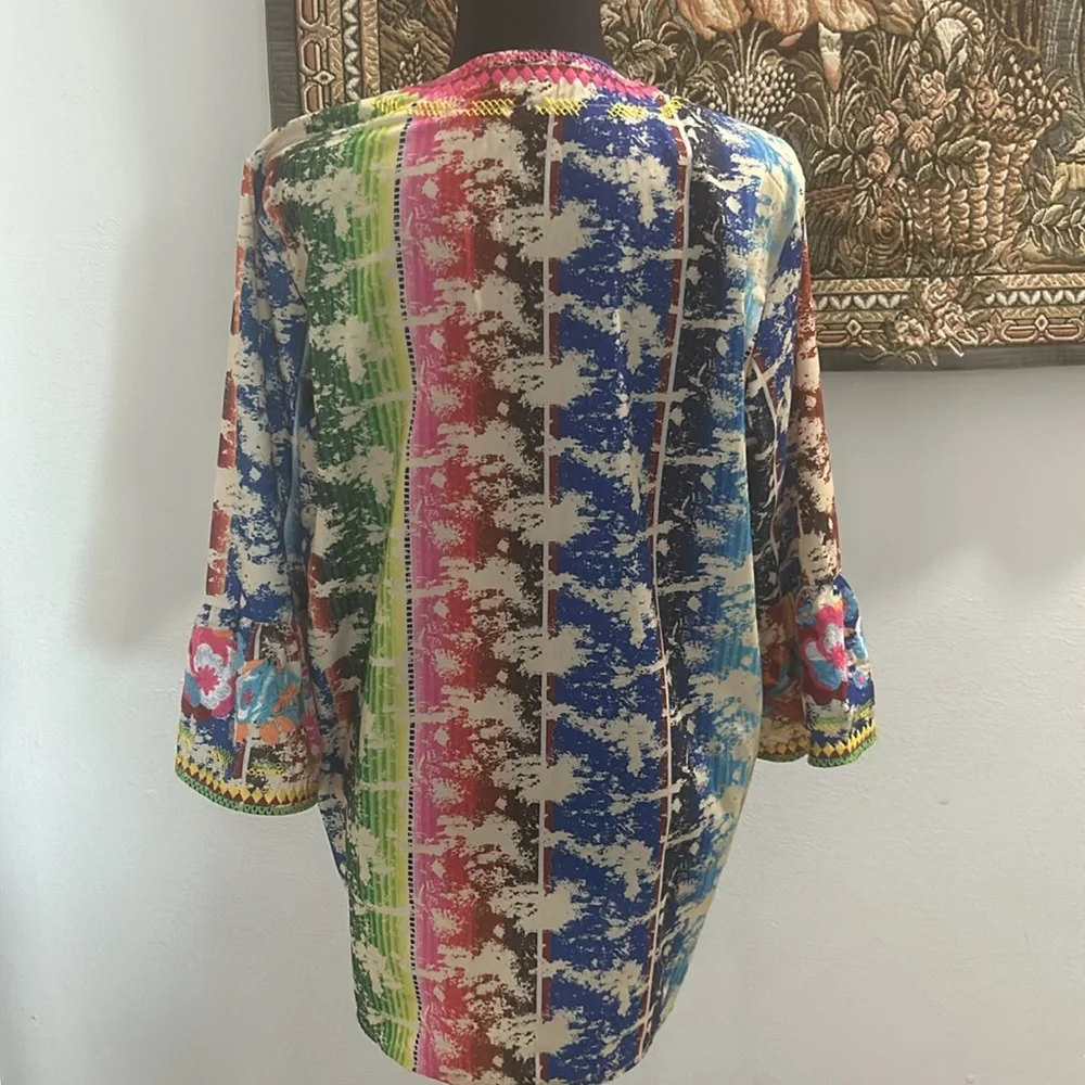 L & B Multicolor Floral Embroidery Accent Pull On Top. Size S (450J) - Picture 5 of 11
